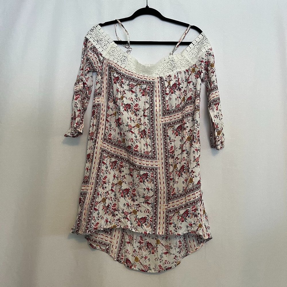 NWT Available by Angela Fashion Off Shoulder Lightweight LS Top White/Pink Med